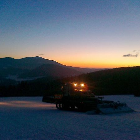 Koliba Ski Gruniky Sihelné Екстериор снимка